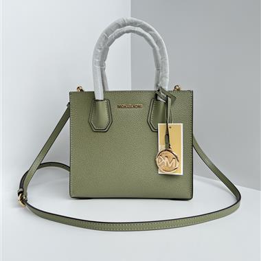 MICHAEL KORS 2023新款女生時尚休閒包 尺寸:22*11*20CM