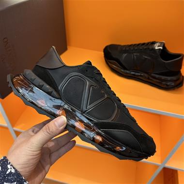 Valentino   2023新款休閒時尚男生鞋子