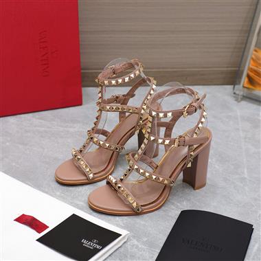 Valentino   2023新款休閒時尚女生鞋子