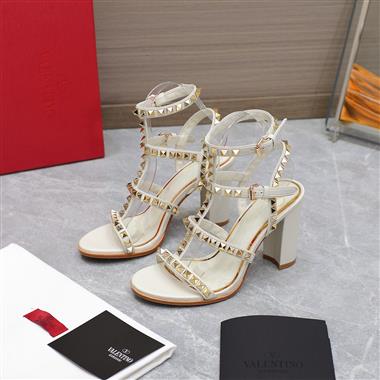 Valentino   2023新款休閒時尚女生鞋子