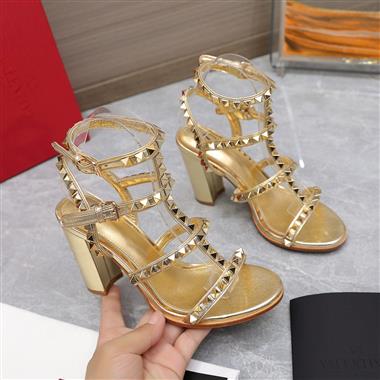 Valentino   2023新款休閒時尚女生鞋子