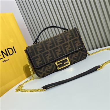 FENDI   2023新款女生時尚休閒包 尺寸：24x14x7CM