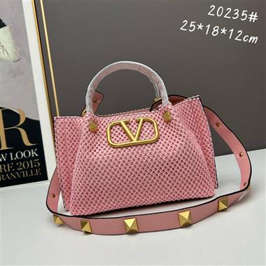 Valentino   2023新款女生時尚休閒包 尺寸：25*18*12CM