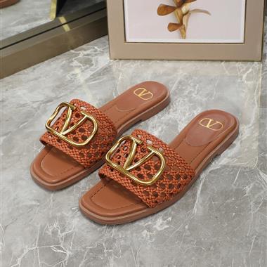 Valentino    2023新款休閒時尚女生鞋子