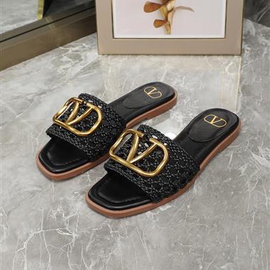 Valentino    2023新款休閒時尚女生鞋子