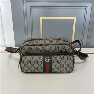 GUCCI   2023新款男生時尚休閒包 尺寸：23*13*9CM