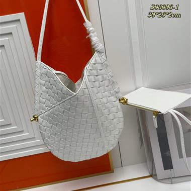 BOTTEGA VENETA   2023新款女生時尚休閒包  尺寸：30*26*2CM