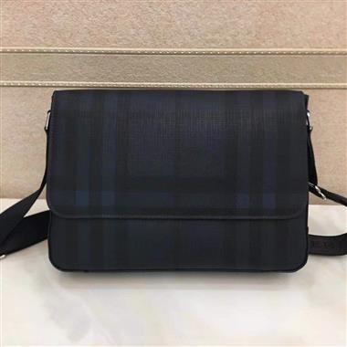 BURBERRY  2023新款男生時尚休閒包 尺寸：32-22-7CM
