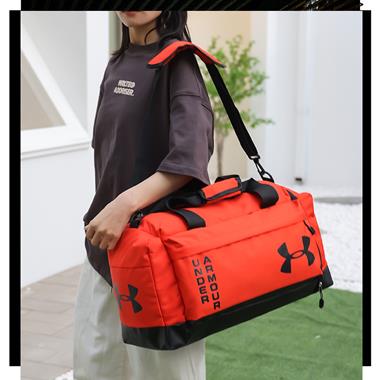 Under Armour  2023新款時尚休閒包 尺寸：52*26*26CM