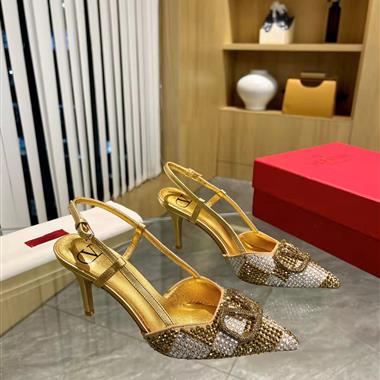 Valentino  2023新款女生休閒時尚鞋子