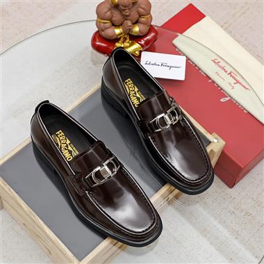 Ferragamo   2023新款男生休閒時尚鞋子