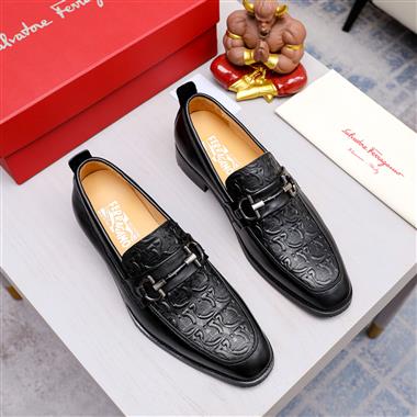 Ferragamo   2023新款男生休閒時尚鞋子