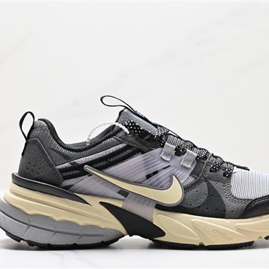 NIKE AIR ZOOM PEGASUS跑步鞋