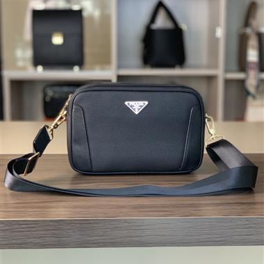 PRADA  2023新款男生時尚包包 尺寸：27-18-6CM
