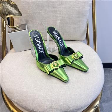 VERSACE  2024新款女生休閒時尚鞋子