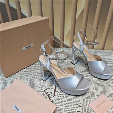 MiUMiU  2024新款女生休閒時尚鞋子