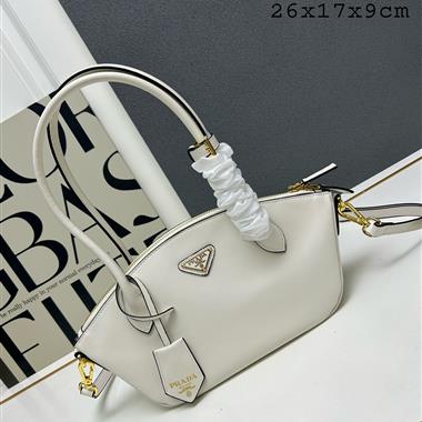 PRADA   2024新款女生時尚休閒包 尺寸：26*17*9CM
