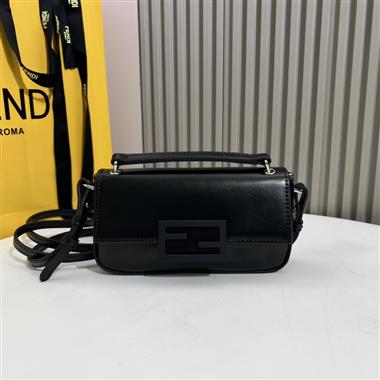 FENDI   2024新款女生時尚休閒包  尺寸：19-14-5CM