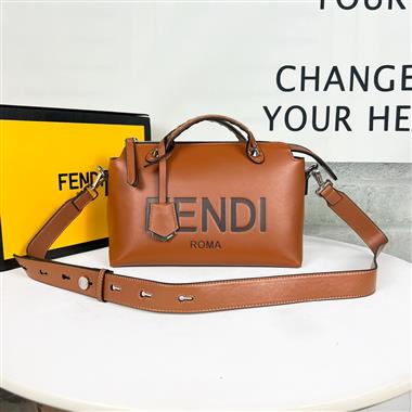 FENDI   2024新款女生時尚休閒包  尺寸：28CM