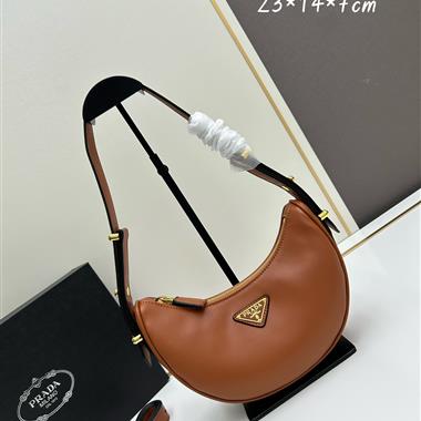 PRADA   2024新款女生時尚休閒包 尺寸:23*14.5*7.5CM