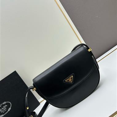PRADA   2024新款女生時尚休閒包 尺寸:20*16*6CM