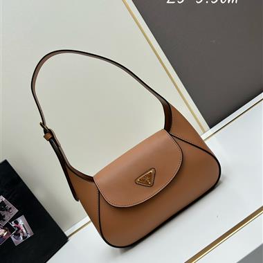 PRADA   2024新款女生時尚休閒包 尺寸:25*5.5CM