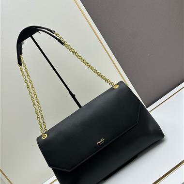 PRADA   2024新款女生時尚休閒包 尺寸:36*23*12CM