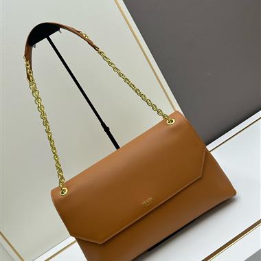 PRADA   2024新款女生時尚休閒包 尺寸:36*23*12CM