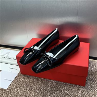 Ferragamo   2024新款女生休閒時尚鞋子