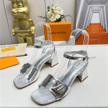 Louis Vuitton    2024新款女生休閒時尚鞋子