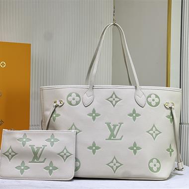 LOUIS VUITTON    2024新款女生時尚休閒包 尺寸：31*28*14CM