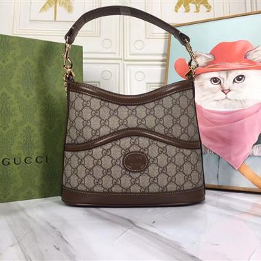 GUCCI   2024新款時尚休閒包 尺寸：24.5*20*8CM