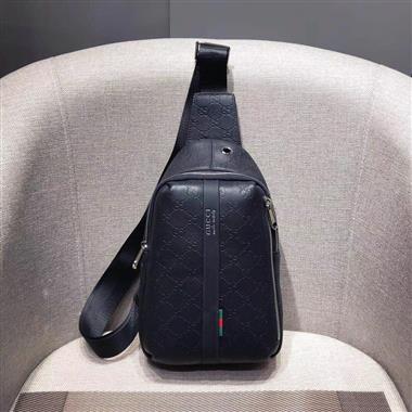 GUCCI   2024新款男生時尚休閒包 尺寸：18*32*7CM