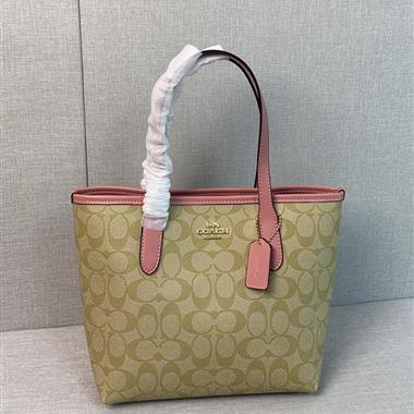 COACH  2024新款女生時尚休閒包 尺寸：22*20*6CM