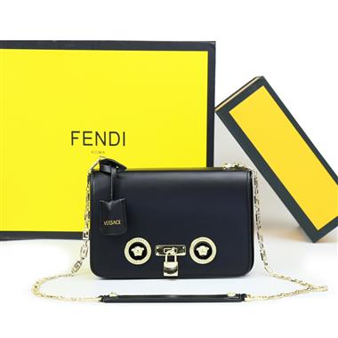 VERSACE   2024新款時尚女生休閒包 尺寸：24*8*16CM