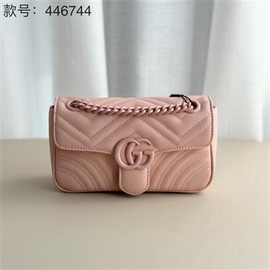 GUCCI   2024新款女生時尚休閒包  尺寸：22-6-13CM