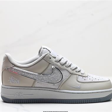 NIKE AIR FORCE 1‘07