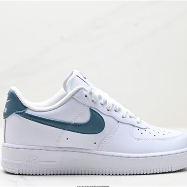 NIKE AIR FORCE 1‘07
