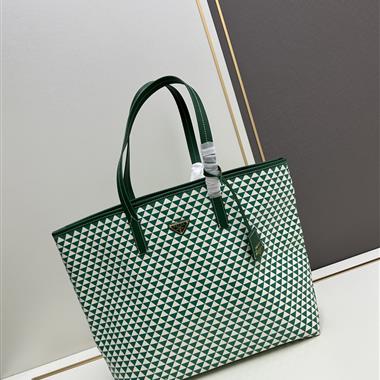 PRADA   2025新款女生時尚包包 尺寸：47x31x14CM