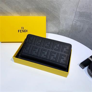 FENDI   2025新款時尚皮夾 尺寸：21x11CM