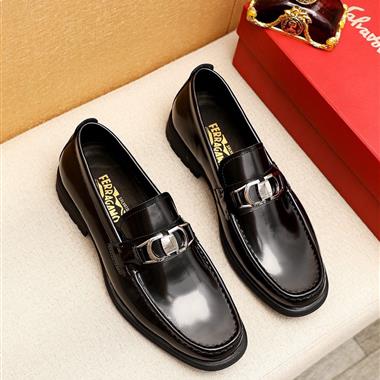 Ferragamo   2025新款男生休閒時尚鞋子