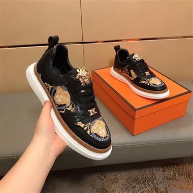 VERSACE    2025新款男生休閒時尚鞋子