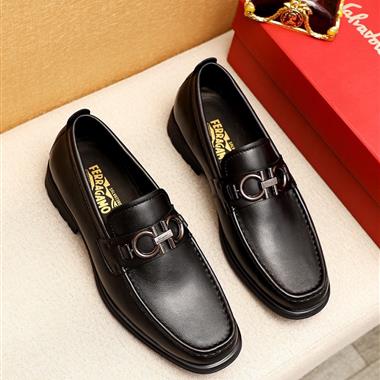 Ferragamo   2025新款男生休閒時尚鞋子