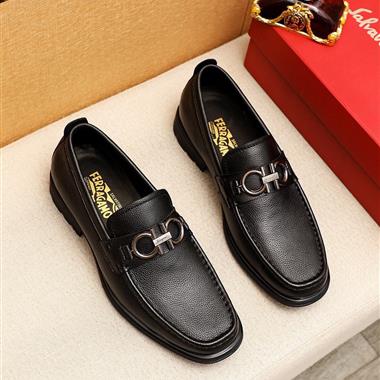 Ferragamo   2025新款男生休閒時尚鞋子