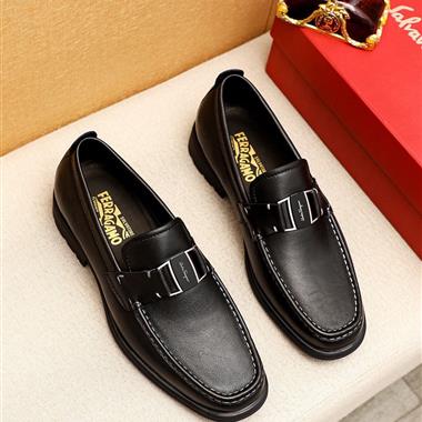 Ferragamo   2025新款男生休閒時尚鞋子