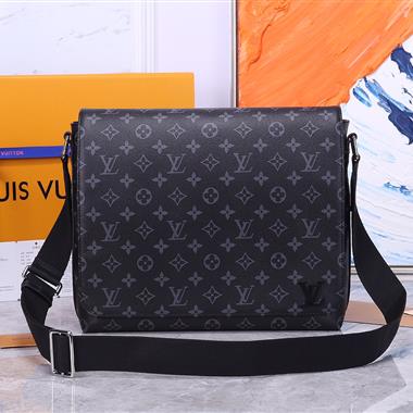 LOUIS VUITTON   2025新款男生時尚包包 尺寸：31x27x8CM