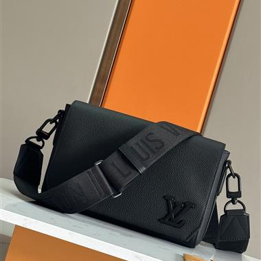 LOUIS VUITTON   2025新款男生時尚包包 尺寸：22 x 16.5 x 7CM