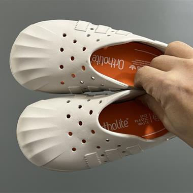 ADIDAS 醜萌洞洞一腳蹬兒童涼鞋