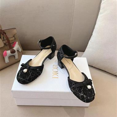 DIOR   2025新款女生休閒時尚鞋子