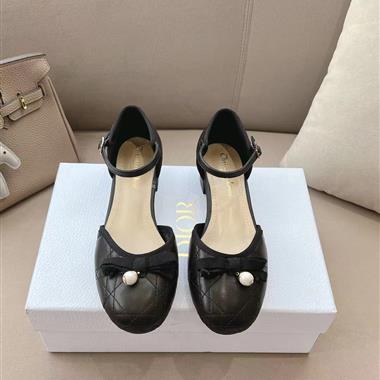 DIOR   2025新款女生休閒時尚鞋子